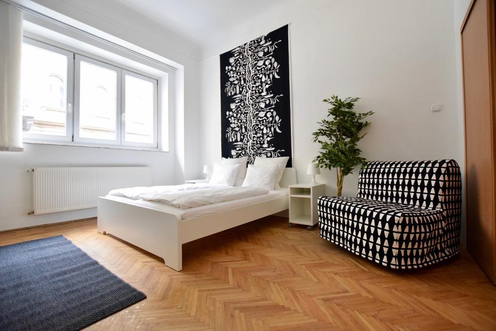 Budget Apartment By Hi5 - Akacfa 4 Boedapest Buitenkant foto