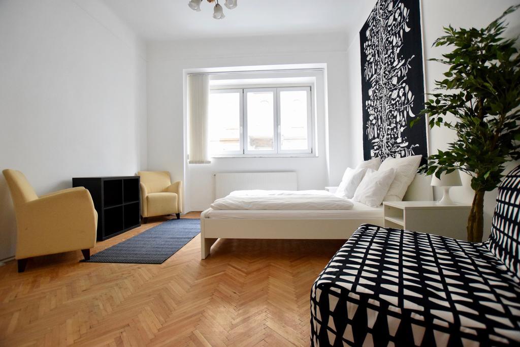 Budget Apartment By Hi5 - Akacfa 4 Boedapest Buitenkant foto